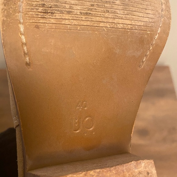 Urban Outfitters Tan Suede Booties - Picture 6 of 7